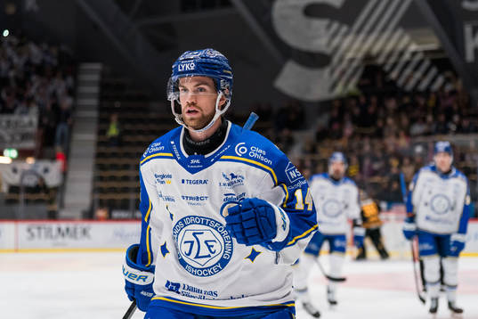 Leksands Oskar Lang jublar