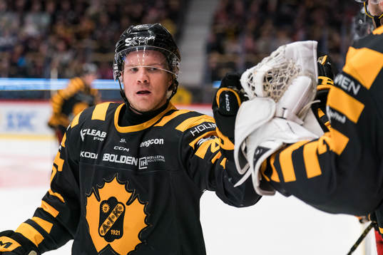 Skellefteås Anton Heikkinen jublar