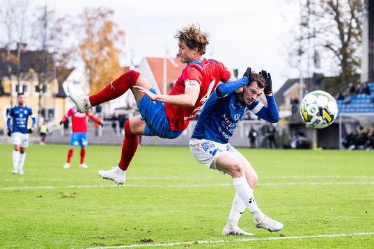 Helsingborgs Thomas Pauck Rogne och Trelleborgs Haris Brkic