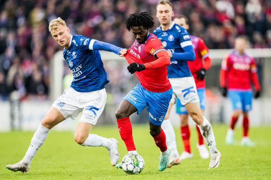 Trelleborgs Liam Olausson och Helsingborgs Benjamin Acquah