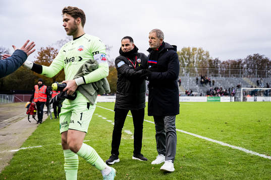Helsingborgs målvakt Kalle Joelsson, tränare Stuart