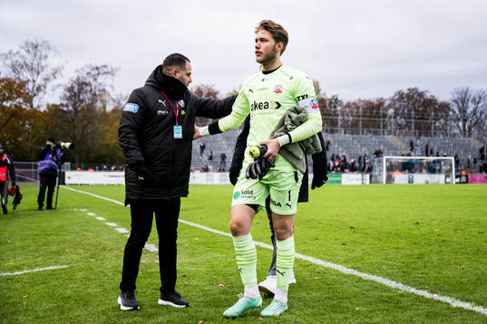 Helsingborgs målvakt Kalle Joelsson deppar