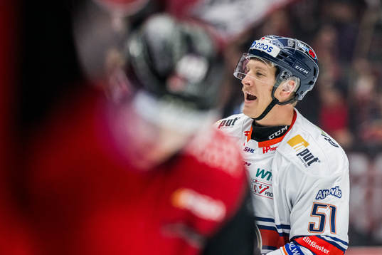 Växjö Lakers HCs Emil Sylvegård