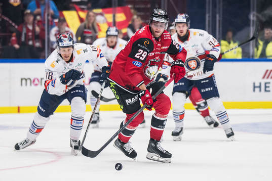 Växjö Lakers HCs Marcus Sylvegård och IF Malmö Redhawks