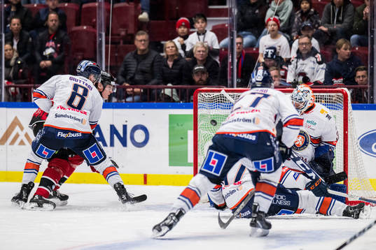 IF Malmö Redhawks Fredrik Händemark och Växjö Lakers