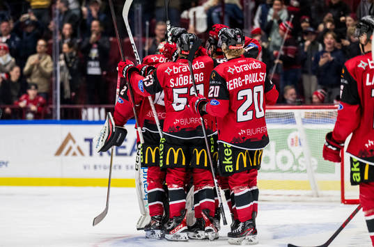 Malmö Redhawks spelare jublar