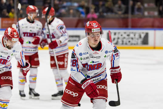 Timrås Simon Forsmark jublar