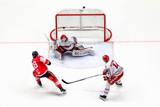 Mål 4-3 av Linköpings Remi Elie förbi Timrås målvakt