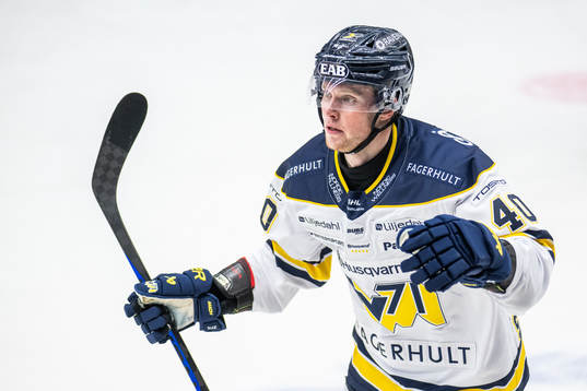 HV71s Oskar Stål-Lyrenäs jublar