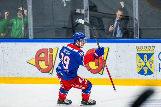 Oskarshamns Patrik Karlkvist jublar