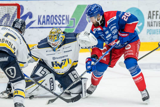 HV71s målvakt Joni Ortio och Oskarshamns Hynek Zohorna