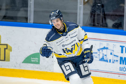 HV71s Nicholas Shore jublar