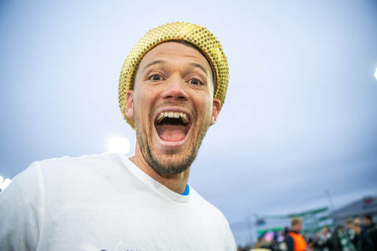 Västerås SKs målvakt Anton Fagerström jublar