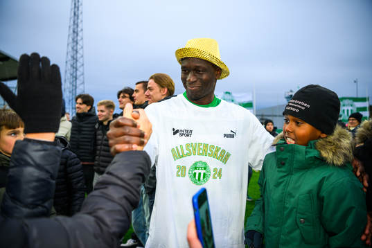 Västerås SKs Ibrahim Yalatif Diabaté jublar över
