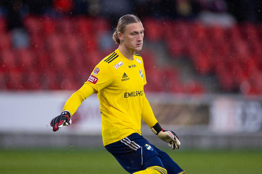 Östers målvakt Carl Lundahl Persson