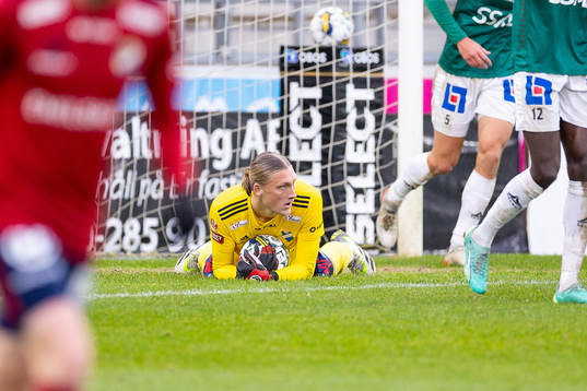 Östers målvakt Carl Lundahl Persson