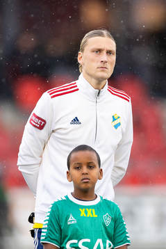 Östers målvakt Carl Lundahl Persson före fotbollsmatchen