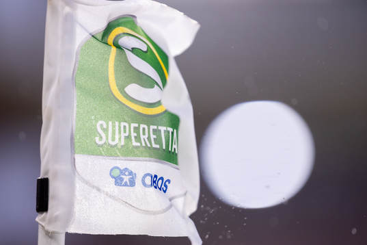 Hörnflagga med Superettan logo