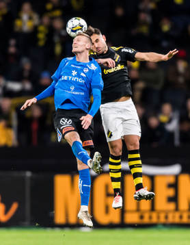 Halmstads Viktor Granath och AIKs Sotirios Papagiannopoulos