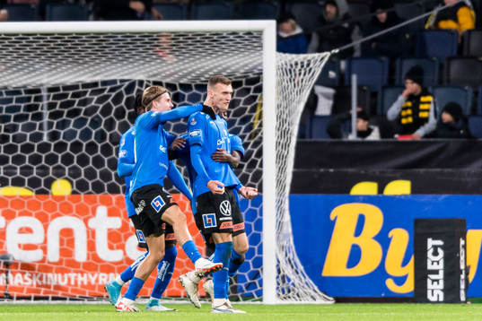 Halmstads Viktor Granath jublar
