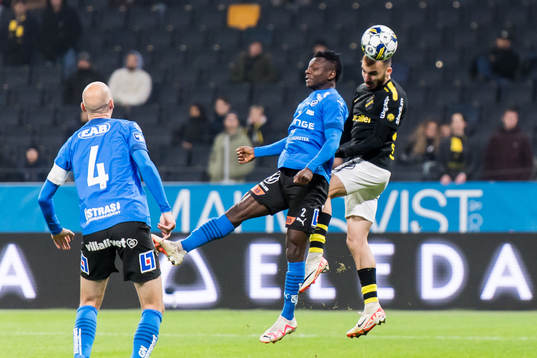 Halmstads Thomas Boakye och AIKs Ioannis Pittas