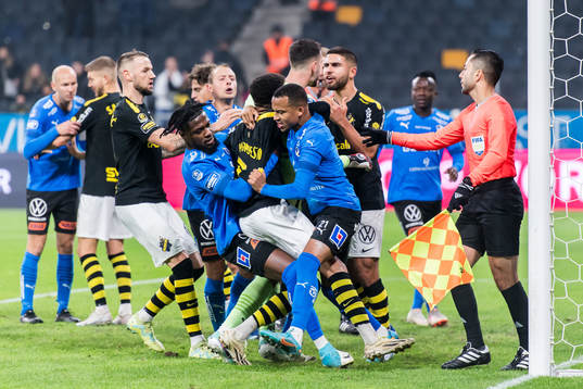 Bråk mellan Halmstads och AIKs spelare