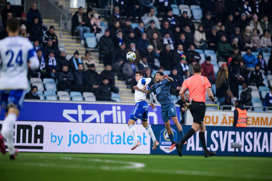 IFK Norrköpings Carl Björk och Malmö FFs Sergio Pena