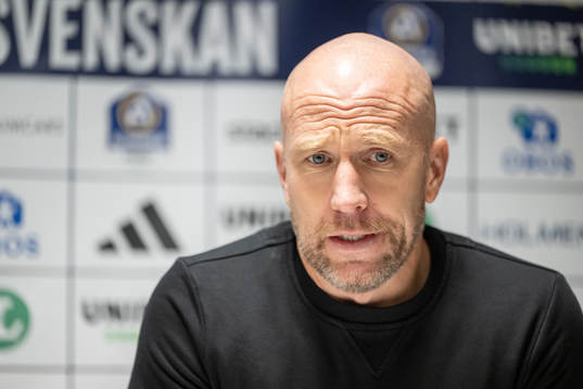 Malmö FFs tränare Henrik Rydström på en presskonferens