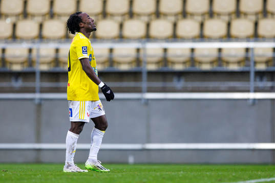 Falkenbergs Godwin Aguda deppar
