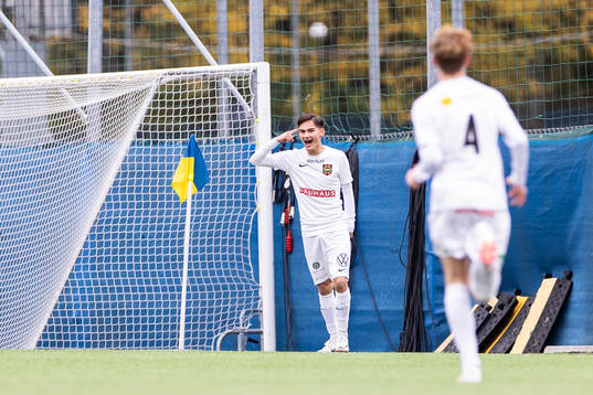 Brommapojkarnas Leo Hjalmarsson jublar