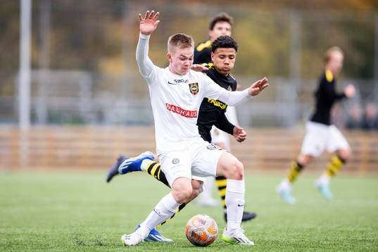 Brommapojkarnas Elis Rasck och AIKs Kevin Filling
