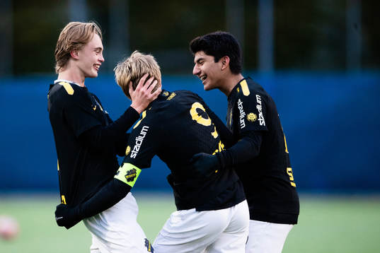 AIKs Yannick Geiger, Sixten Gustafsson och Luis Carlos