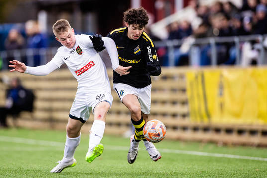 Brommapojkarnas Elis Rasck och AIKs Luka Petrovic
