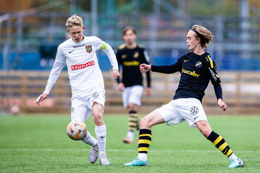 Brommapojkarnas Wilgot Beronius och AIKs Yannick Geiger