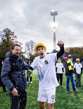 AIKs Linus Järeteg jublar