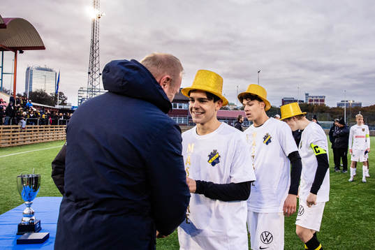 AIKs Rayan Demirci och Charlie Pavey