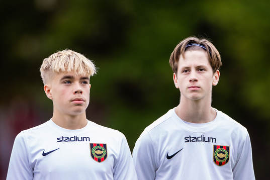 Brommapojkarnas Robin Dahlberg (v) och Elias Undén (h)