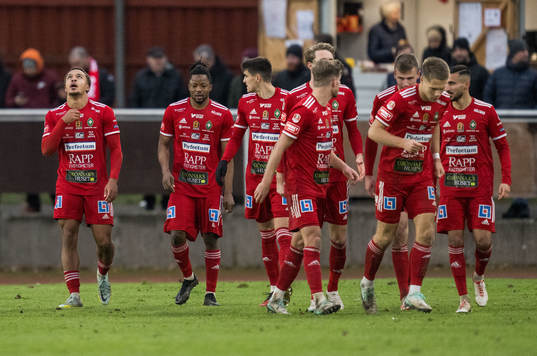 Skövde AIKs Darrell Kamdem Tibell jublar