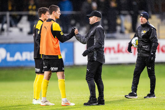 Mjällbys tränare Anders Torstensson och Rasmus Wikström