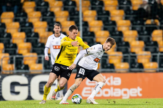 Häckens Samuel Gustafson och Mjällbys Jacob Bergström