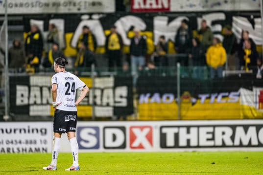 Häckens Amor Layouni deppar