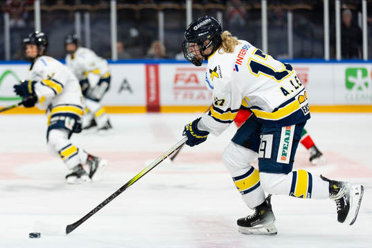 HV71s Aoife Leacy