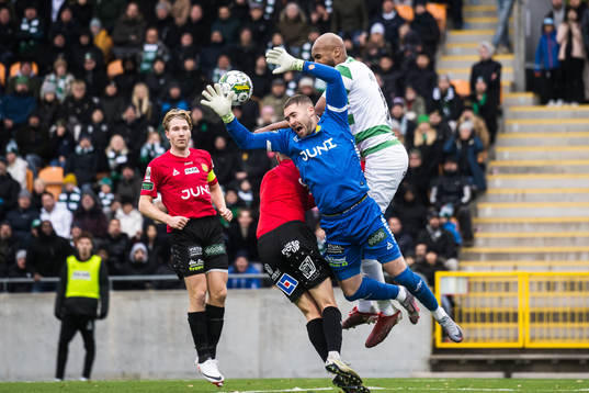 GAISs målvakt Mergim Krasniqi och Västerås SKs Jabir