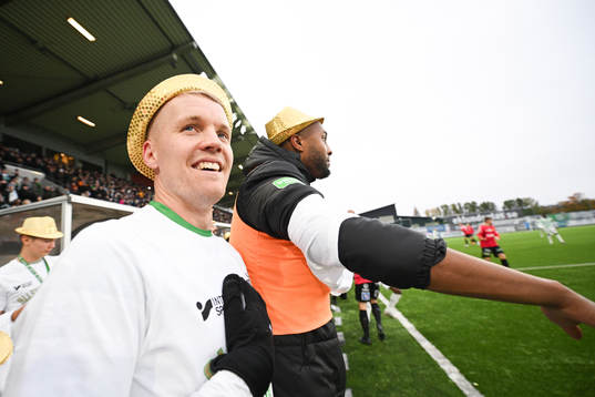 Västerås Simon Johansson jublar över avancemanget till