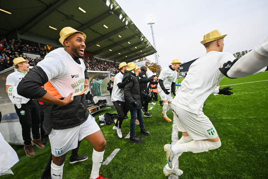 Västerås Jabir Abdihakim Ali jublar över avancemanget