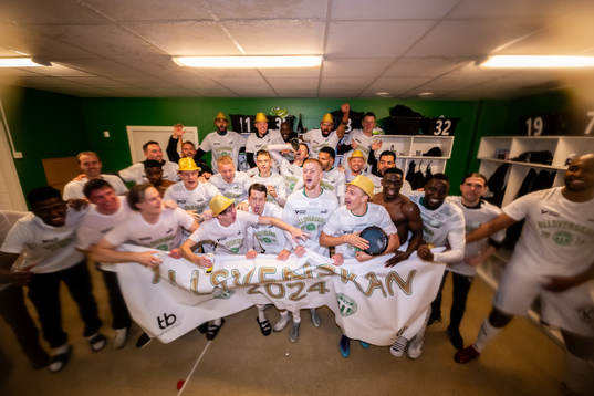 Västerås spelare jublar i omklädningsrummet över