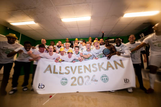 Västerås spelare jublar i omklädningsrummet över