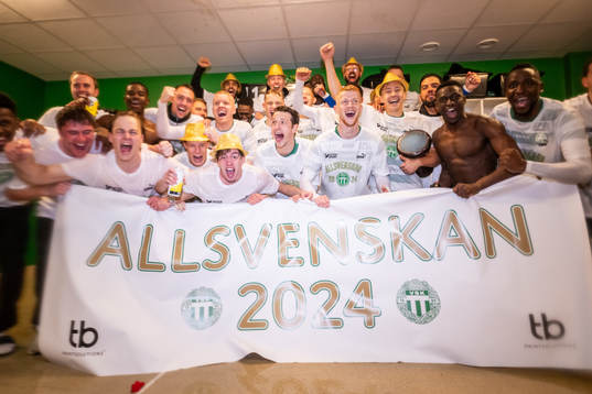 Västerås spelare jublar i omklädningsrummet över