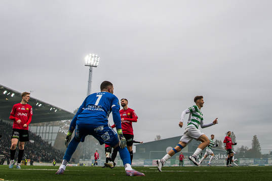 Västerås SKs Patric Åslund jublar