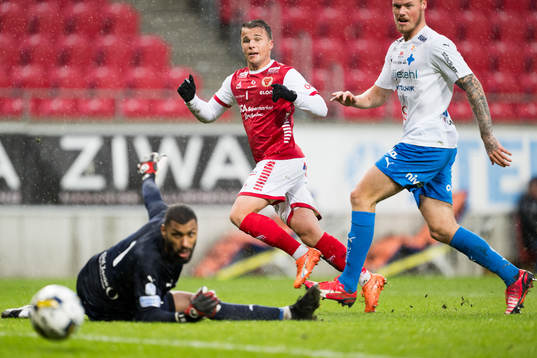 Bläddra bland fler bilder av Fotboll, Allsvenskan, Kalmar - Värnamo